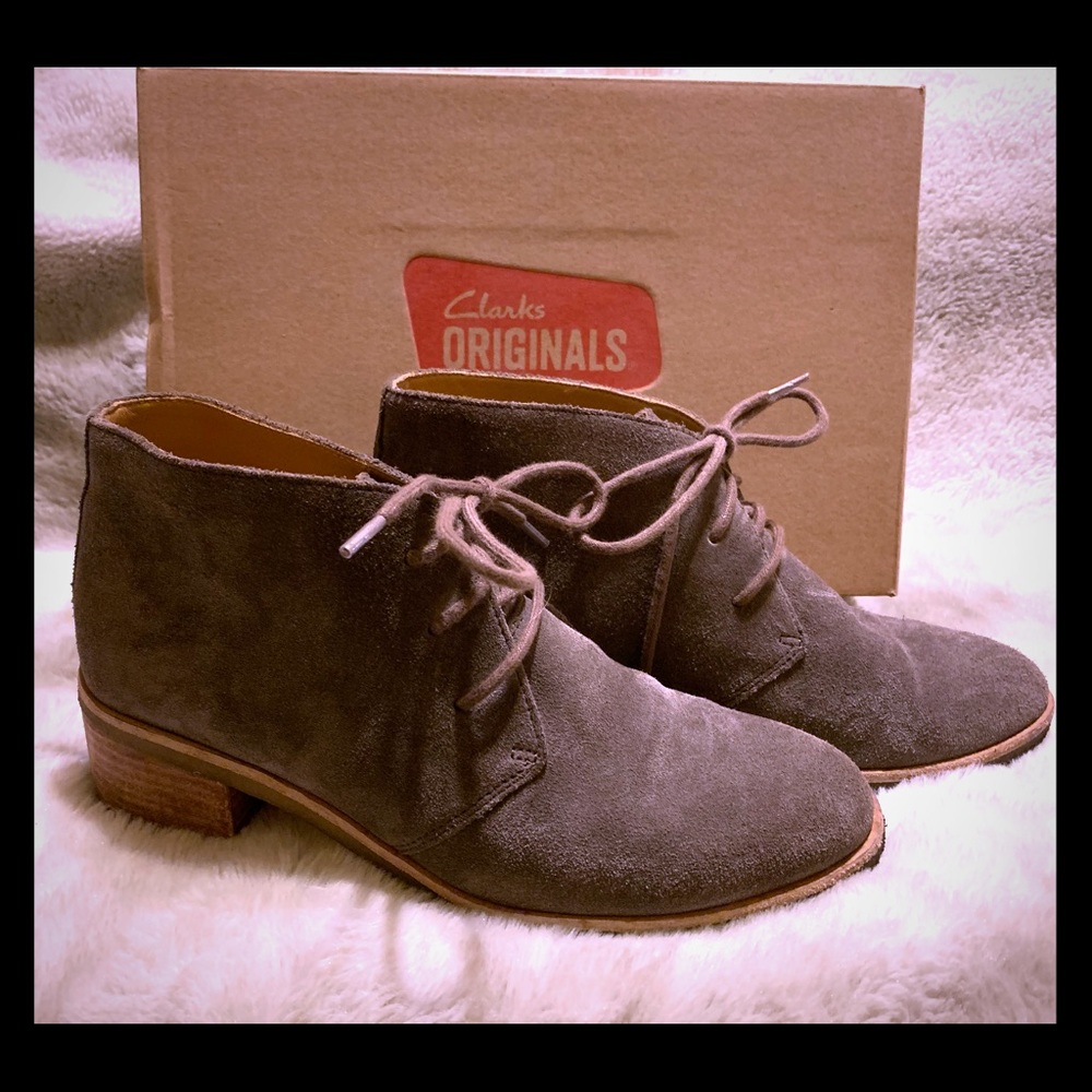 Grey/taupe suede booties